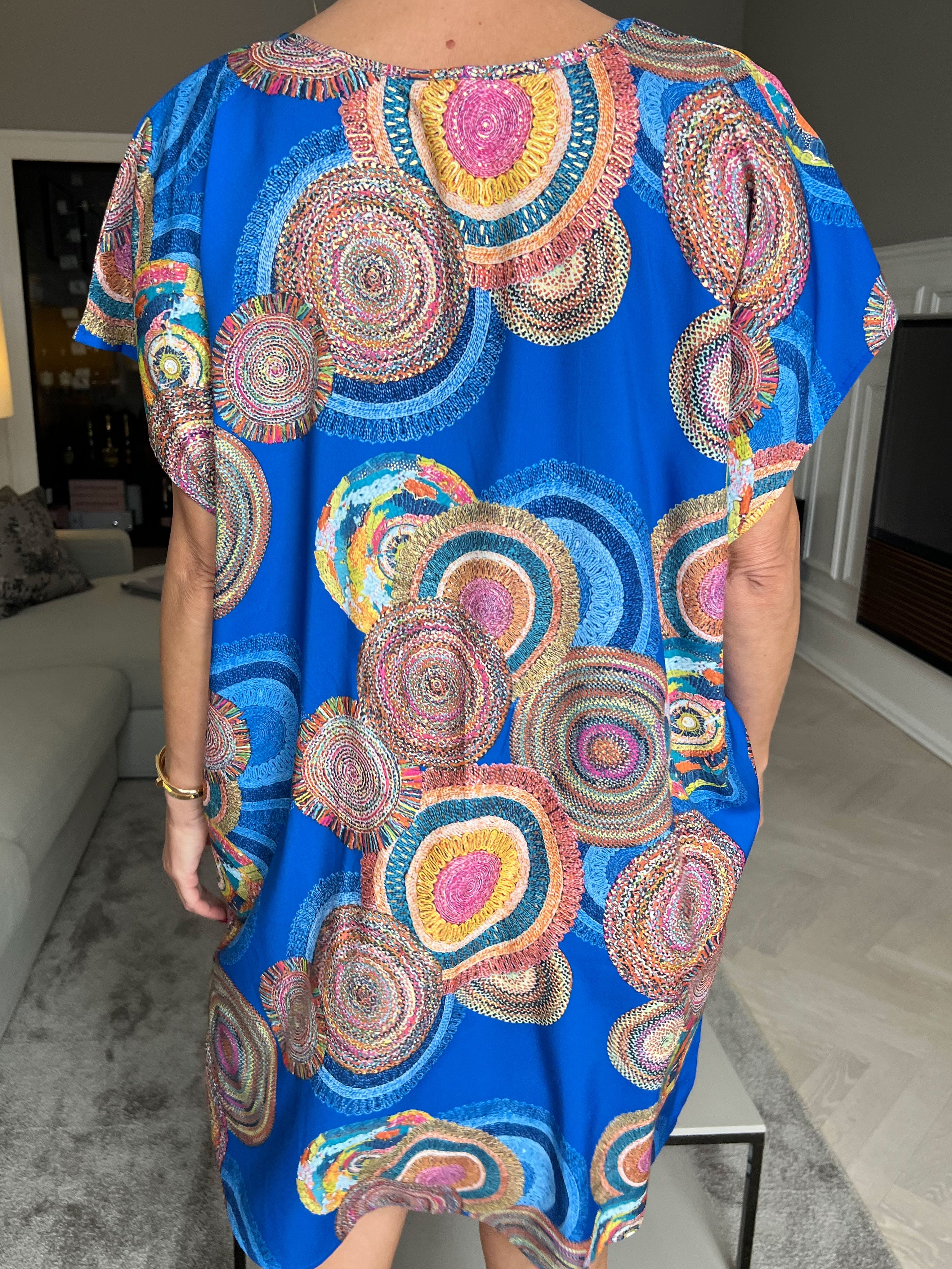 Helena - Let og luftig mønstret kjole i silke